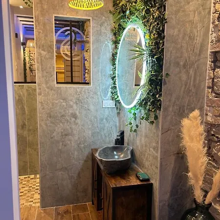 La 2 Jaccuzzi Et Sauna Privatif بيت الحب غرونوبل