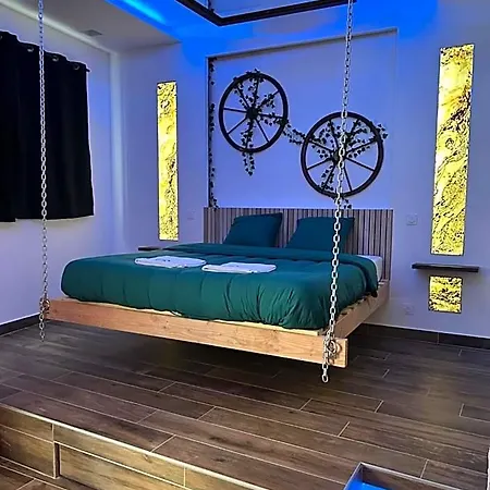 La 2 Jaccuzzi Et Sauna Privatif Liefdeshotel *