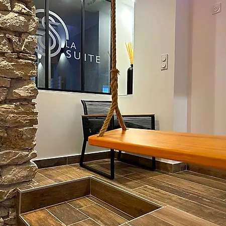 La 2 Jaccuzzi Et Sauna Privatif Liefdeshotel Grenoble