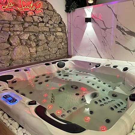 La 2 Jaccuzzi Et Sauna Privatif Liefdeshotel *