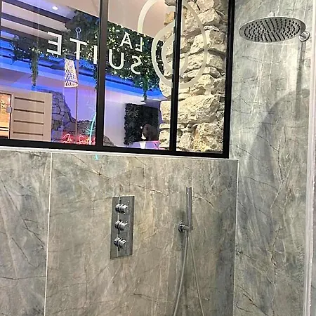 La 2 Jaccuzzi Et Sauna Privatif Grenoble