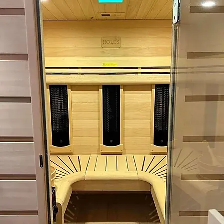 La 2 Jaccuzzi Et Sauna Privatif Liefdeshotel *